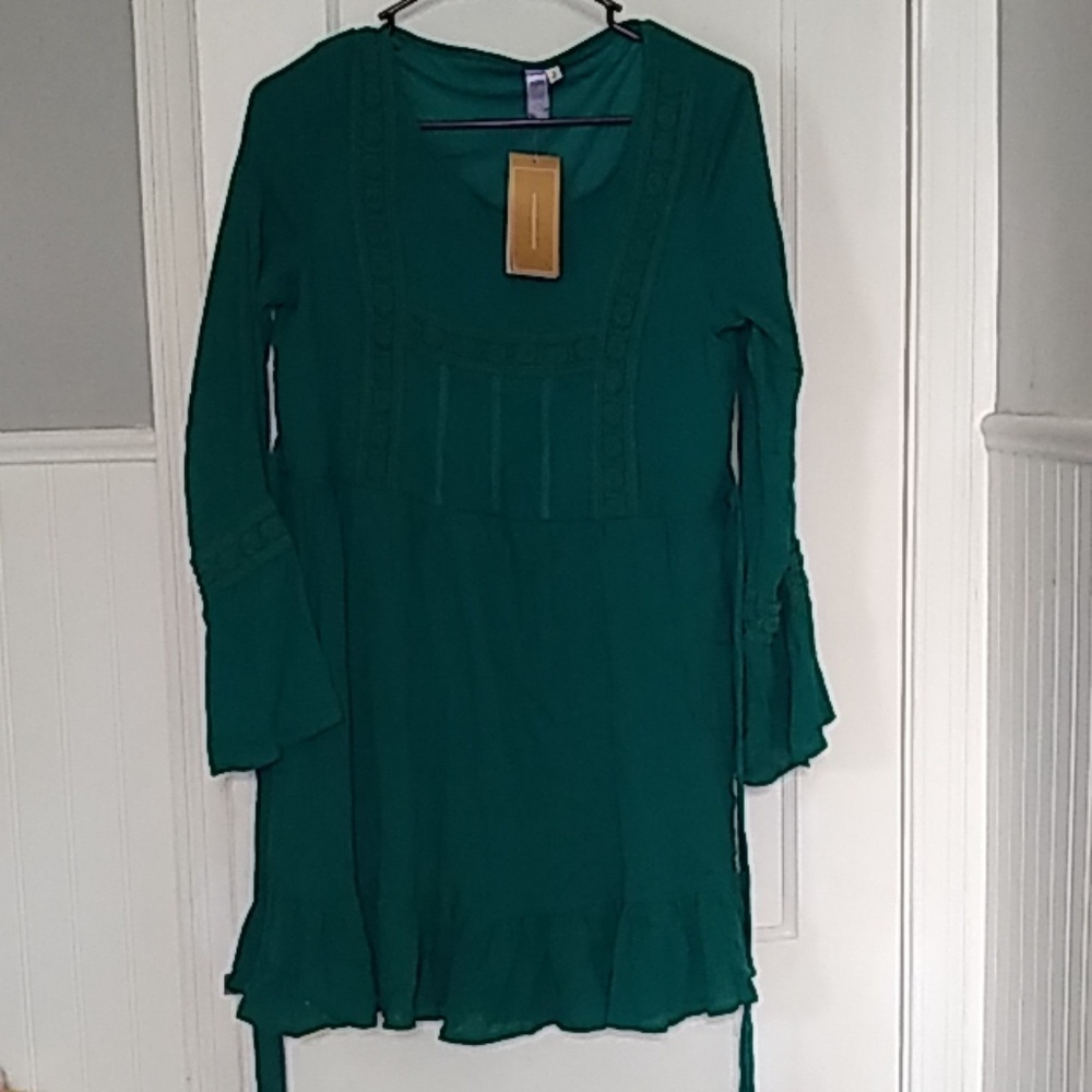 Emerald green, crochet details, flouncy NWT dress